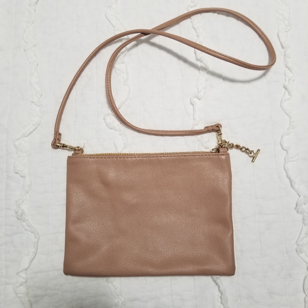 H&M Tan Convertible Wristlet Gokd Chain Closure Removable Strap NWOT